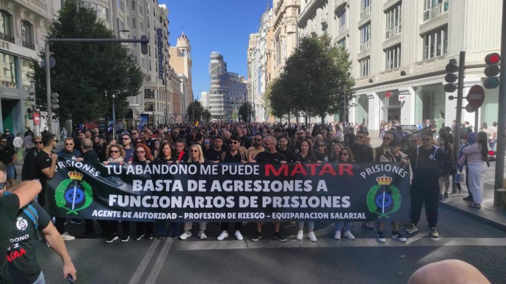 Funcionarios de prisiones en la manifestación de Madrid por el aumento de agresiones