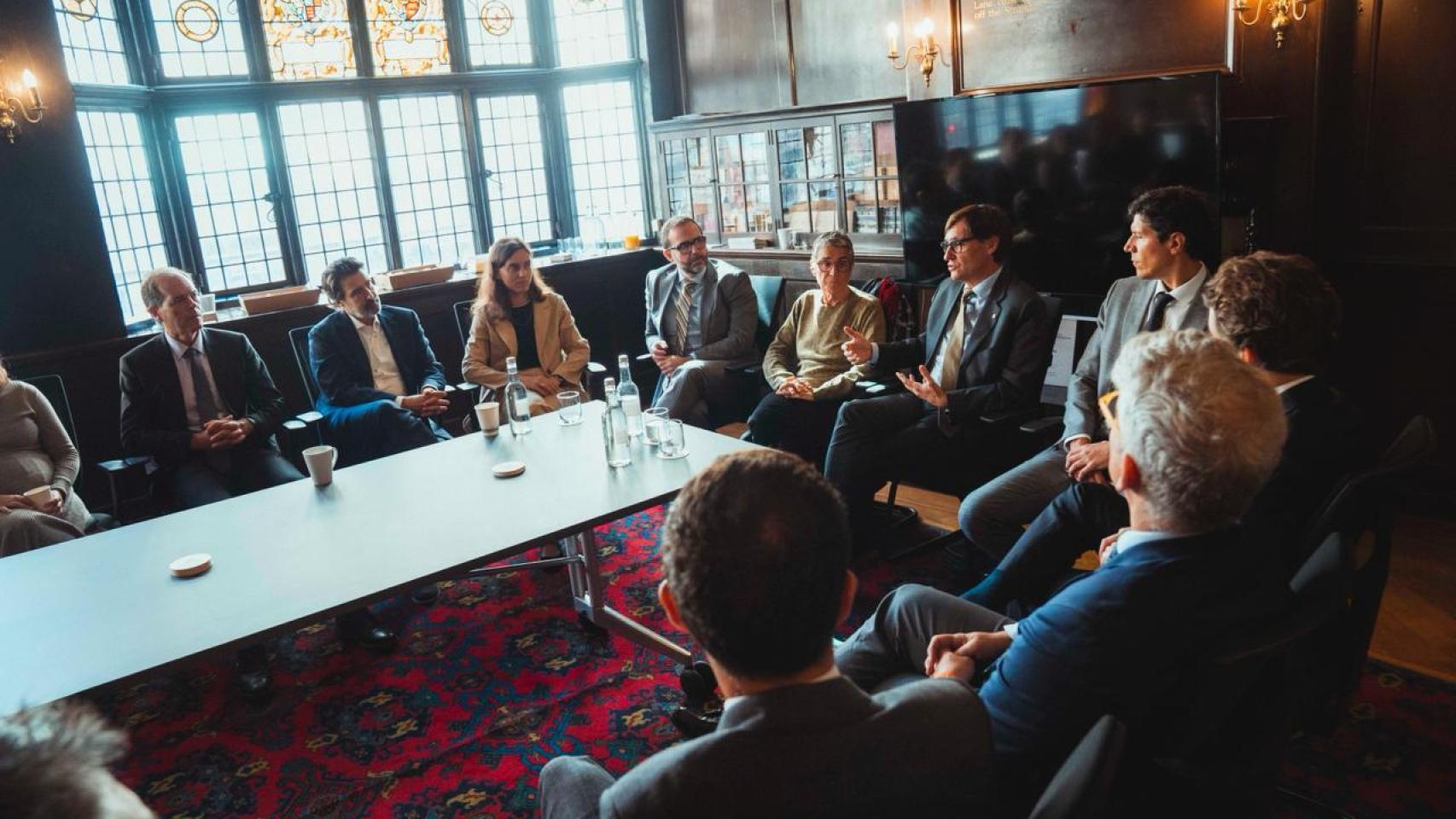 Encuentro del 'president' Salvador Illa con empresarios en la delegación del Govern en Londres el 25 de septiembre de 2025