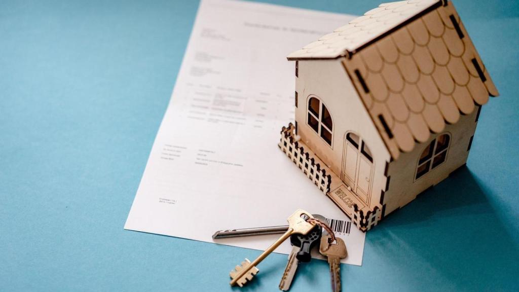 Casa de fusta, claus i contracte immobiliari