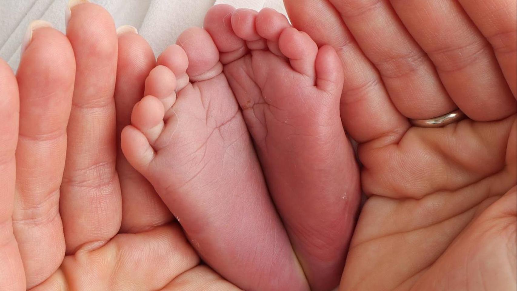 Pies de un recién nacido