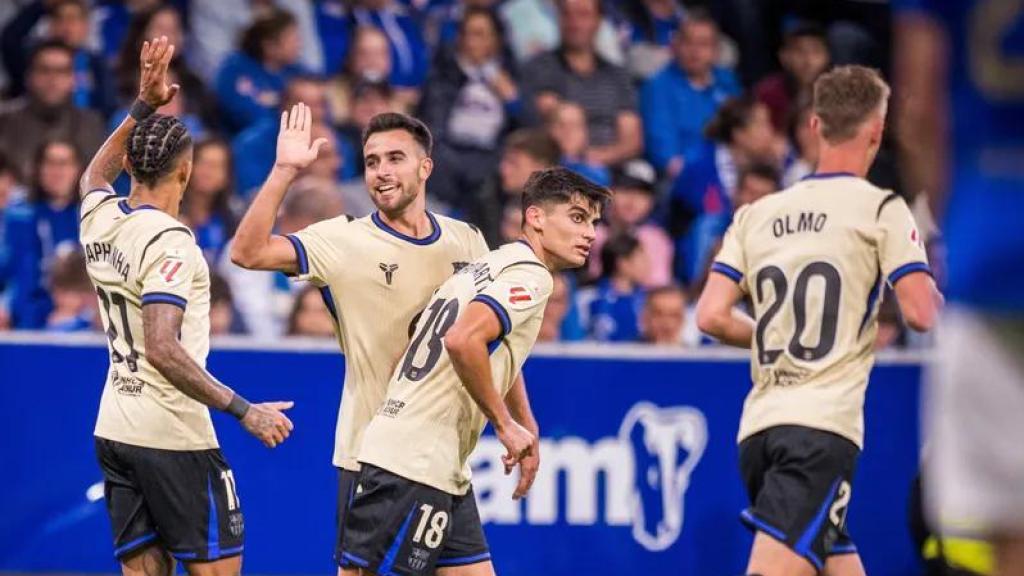 Els jugadors del Barça celebren el primer gol davant l'Oviedo