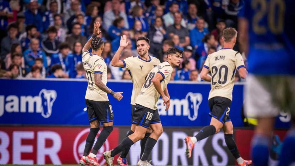 Los jugadores del Barça celebran el primer gol ante el Oviedo