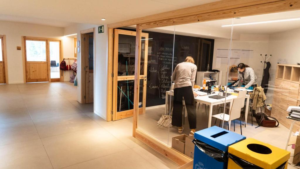 Dos profesoras de infantil del colegio Montiba