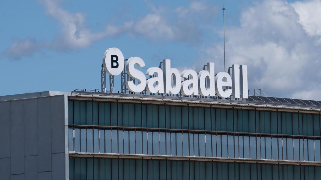 Exterior de la sede del Banco Sabadell