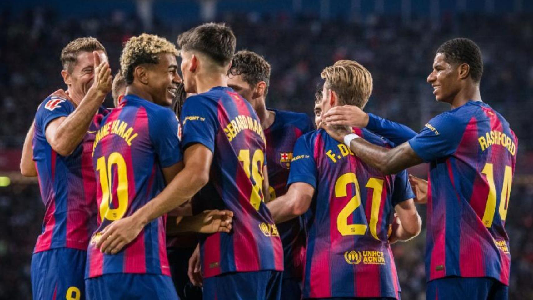 Los jugadores del Barça celebran los goles en la victoria contra la Real Sociedad