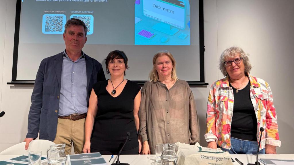 Rafael Rivera, responsable de investigación de datos; Safira Cantos, directora general; y Elisa de la Nuez, secretaria general de Hay Derecho