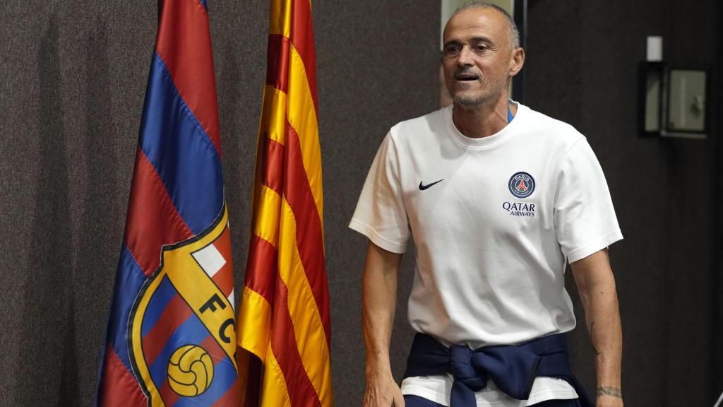 Luis Enrique sale a la sala de prensa del Estadi Olímpic Lluís Companys