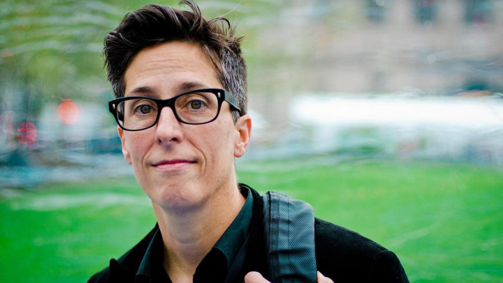 La historietista estadounidense Alison Bechdel