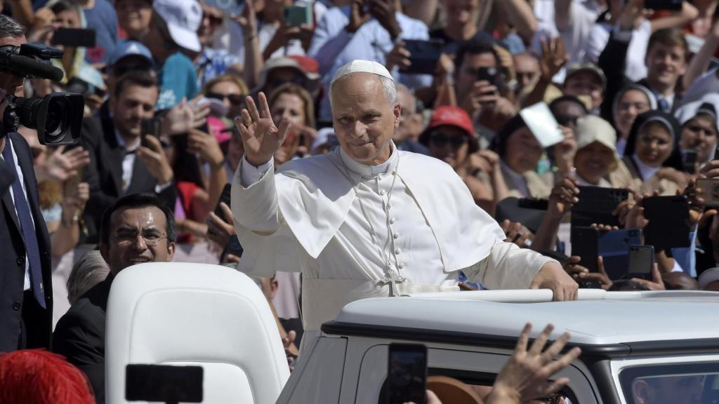 El Papa León XIV durante la canonización de Carlo Acutis