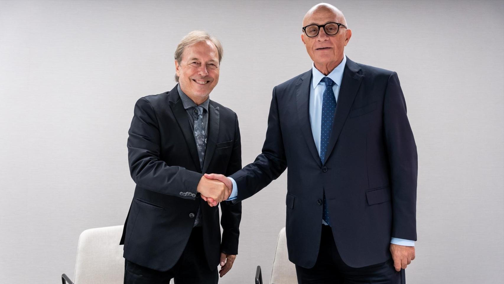 El presidente del Sabadell, Josep Oliu, y el presidente de la Cámara de Barcelona, Josep Santacreu