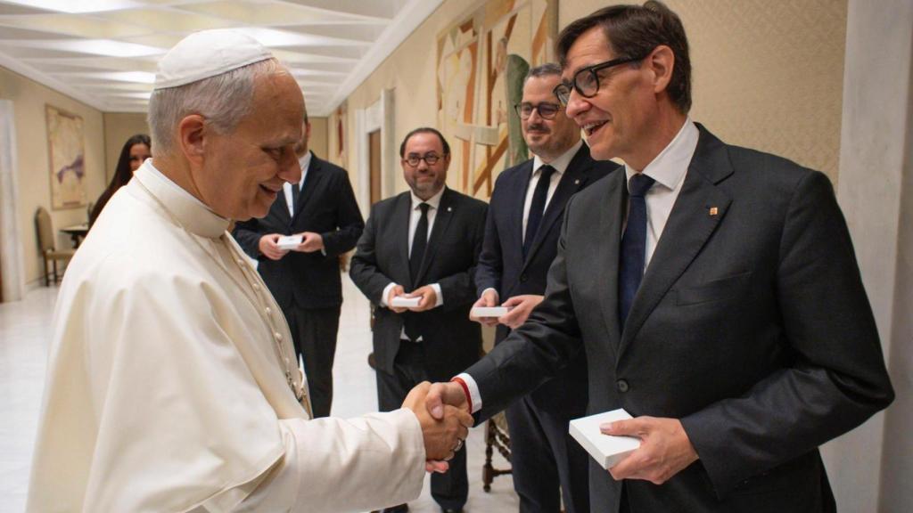 Salvador Illa con el papa Leon XIV