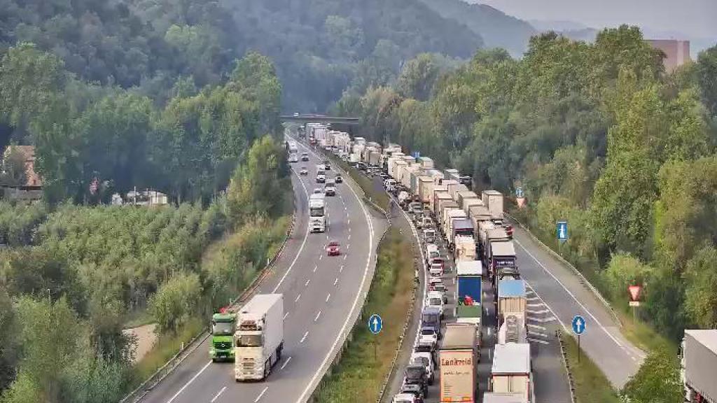 Atasco en la AP-7 por una manifestación