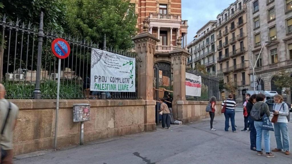 Acceso bloqueado en la Universidad de Barcelona