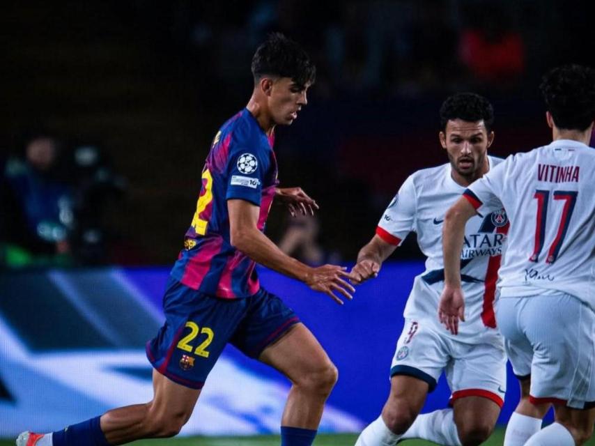 Marc Bernal durante Barça-PSG