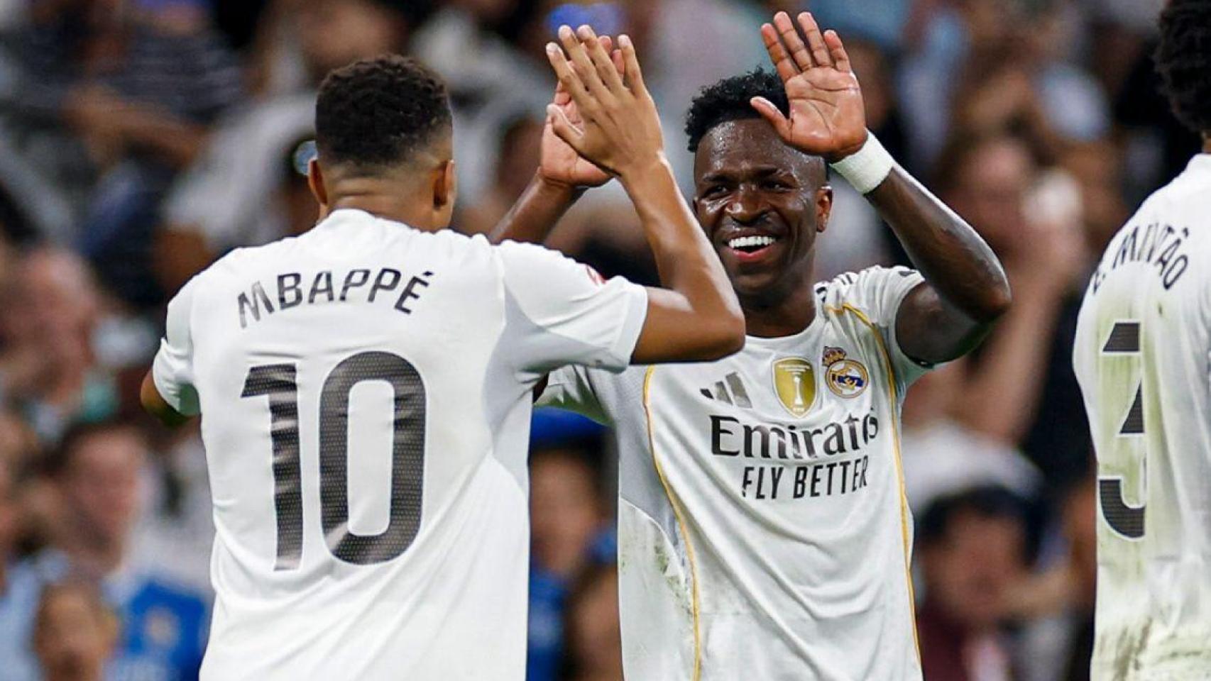 Kylian Mbappé y Vinicius Jr celebran un gol ante el Villarreal