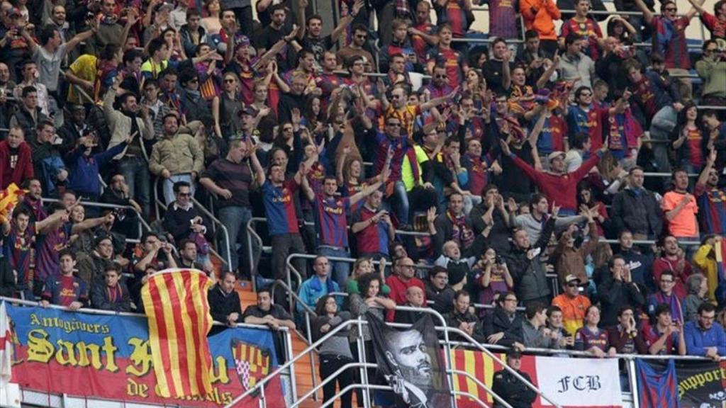 Seguidores del FC Barcelona en el Bernabéu