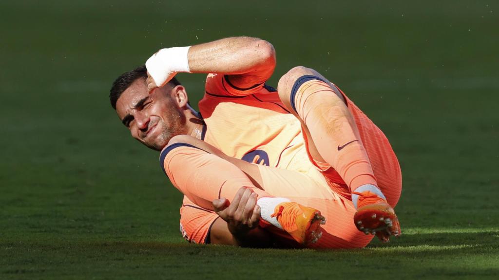 Ferran Torres, en el césped del Sánchez Pizjuán