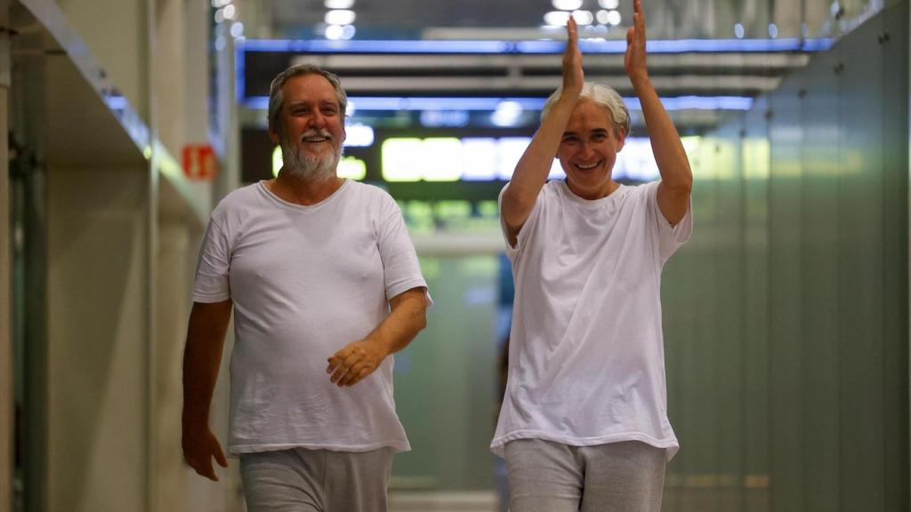 Ada Colau, exalcaldesa de Barcelona, y Jordi Coronas, regidor barcelonés de ERC, a su llegada a Barcelona el pasado domingo