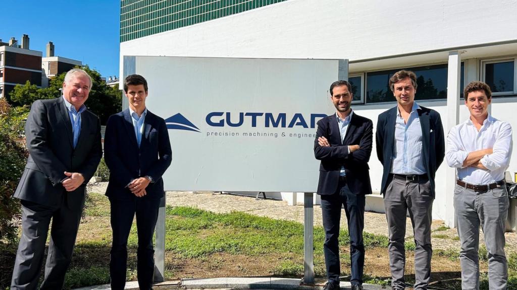 Joan Martorell, presidente de Gutmar, Alejandro Page, Director General de GDELS-SBS, Álvaro Horstmann, CEO de Gutmar, Víctor López Director de desarrollo de negocio de GDELS-SBS y Miguel Camino, en las instalaciones de Gutmar en Sant Cugat