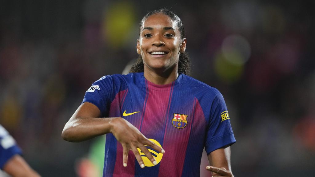 Salma Paralluelo celebra su gol en el Barça Femenino-Bayern de Múnich de la Champions League