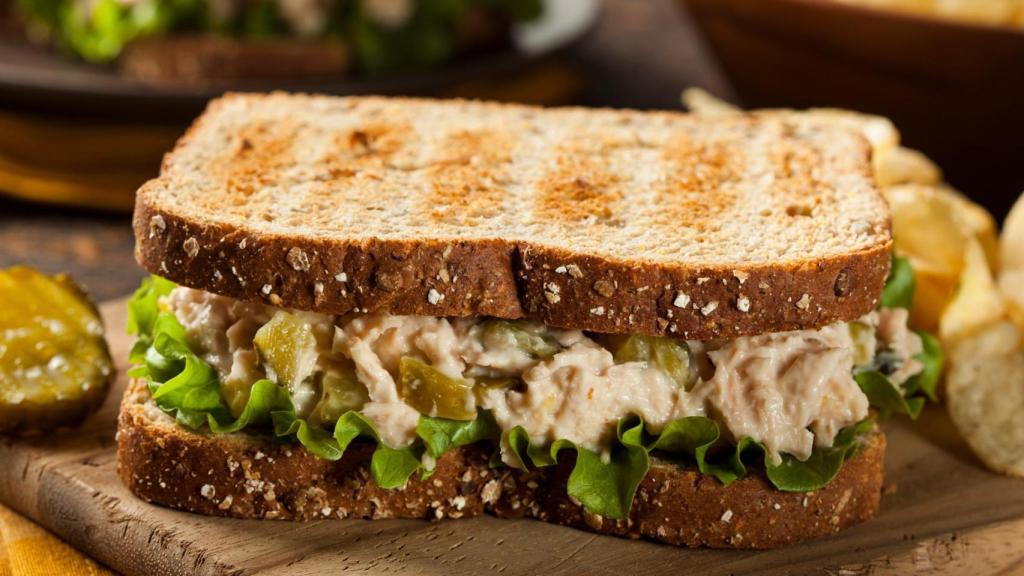 Sándwich de atún