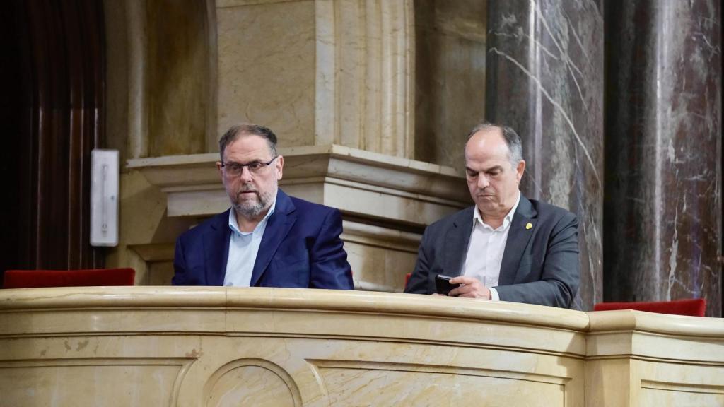 Oriol Junqueras y Jordi Turull, en el palco del Parlament