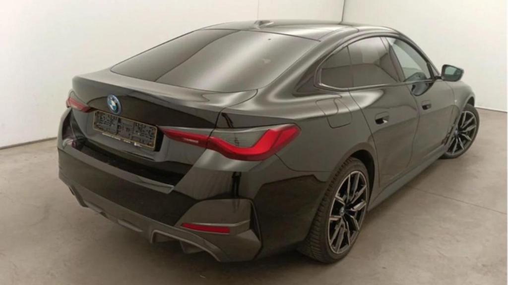 BMW negro de subasta