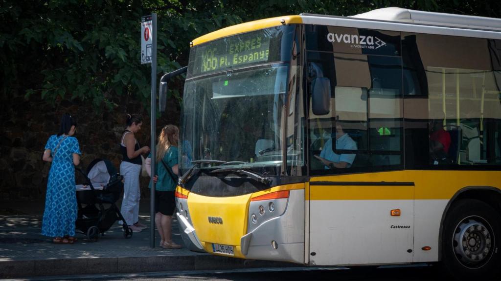 La línea de autobús exprés X86