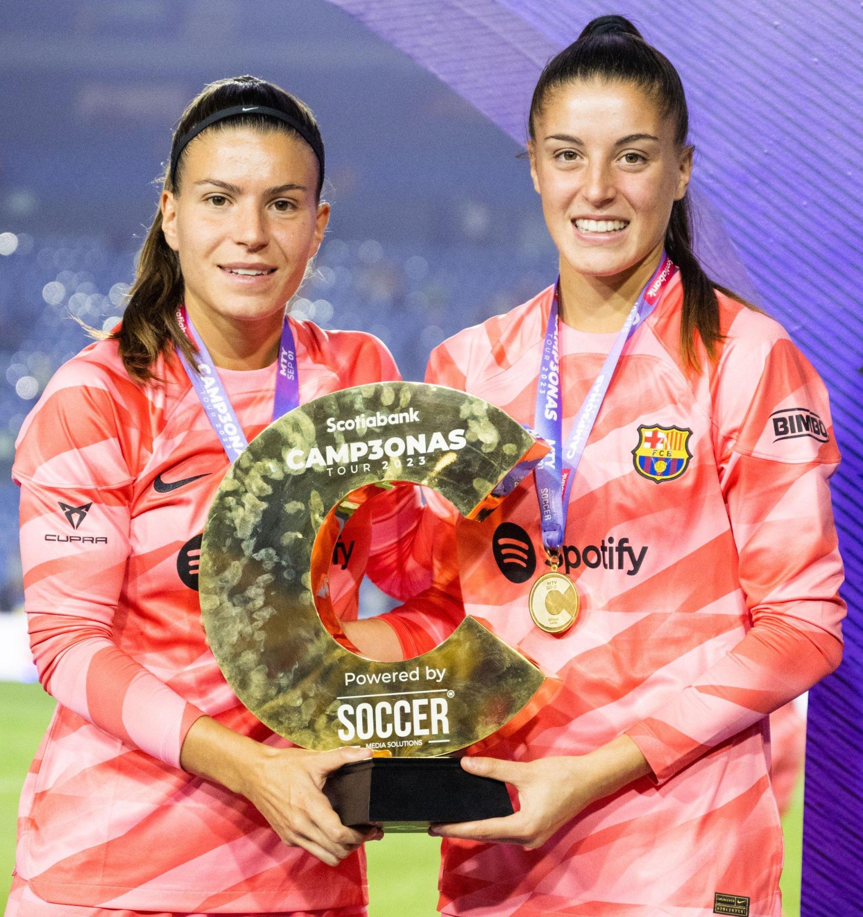 Gemma Font, al costat de la seva germana Meritxell Font, també portera del Barça Femení