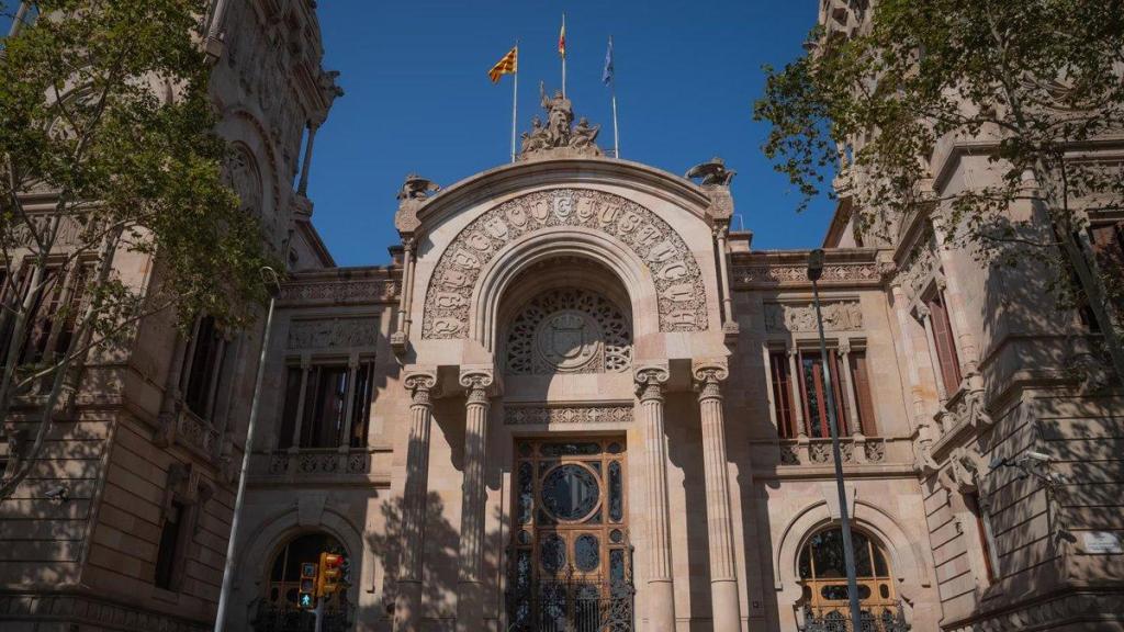 Façana del Tribunal Superior de Justícia de Catalunya, seu de l'Audiència Provincial de Barcelona