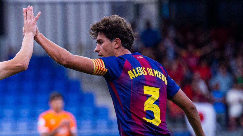 Víctor Barberá celebra su gol con Alexis Olmedo en el Barça B-Reus FC Reddis