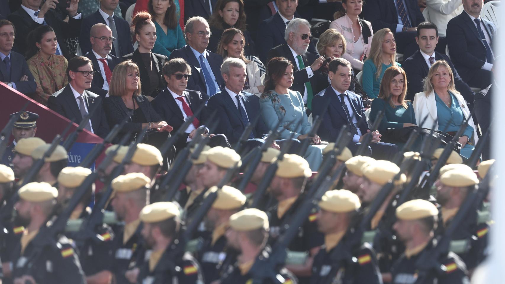 Salvador Illa, en el palco de autoridades del desfile militar del 12 de octubre en Madrid
