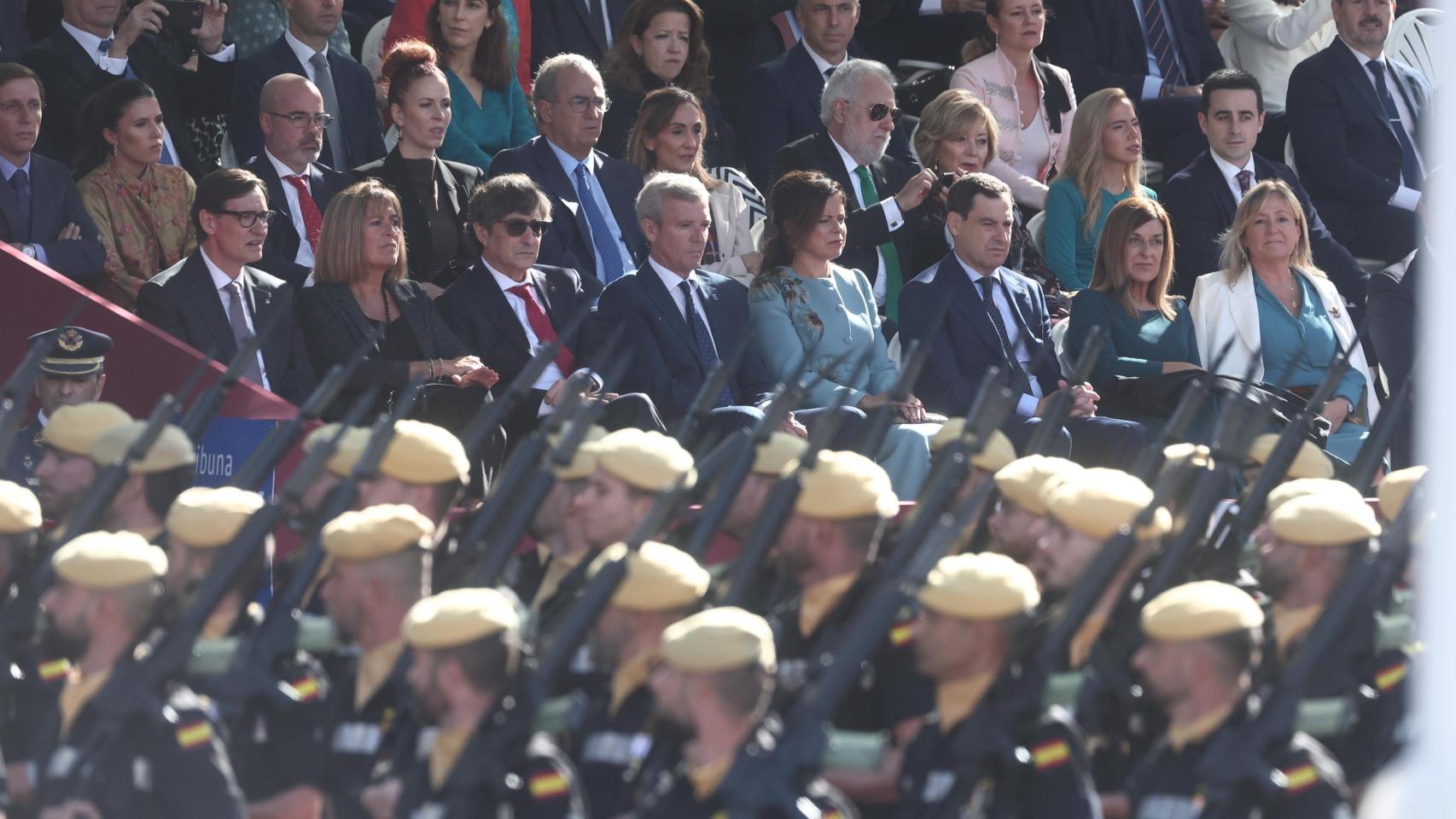 Salvador Illa, en el palco de autoridades del desfile militar del 12 de octubre en Madrid