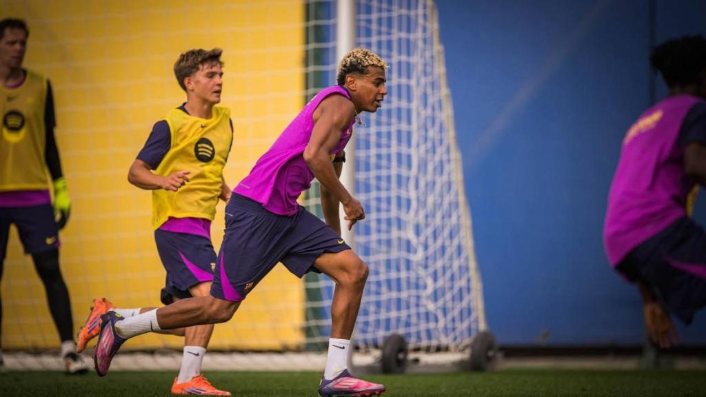 Lamine Yamal regresa a los entrenamientos del Barça