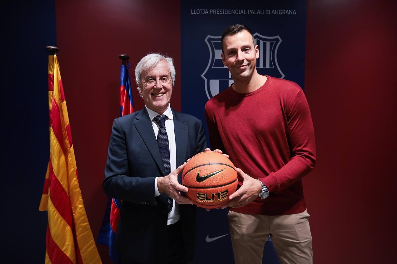 Jordi Trias, al costat del directiu del Barça Josep Cubells