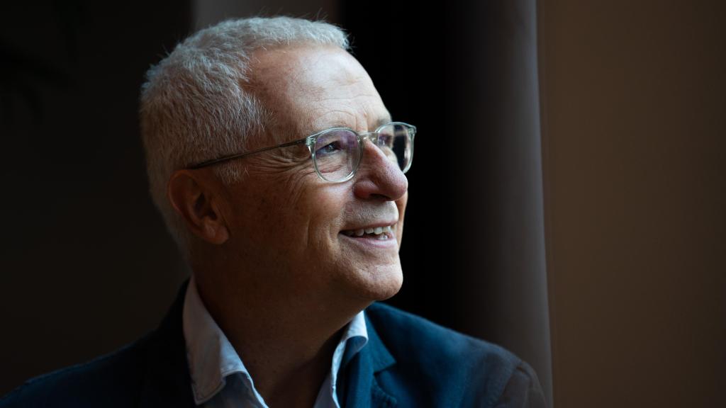 Lluís Mont, médico y presidente de Salut Pel Català, en la sede de Crónica Global