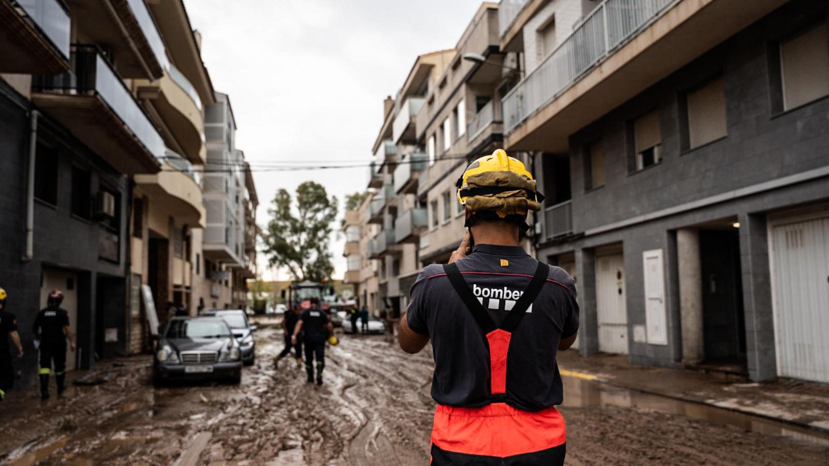 Equipo de Bomberos trabajando tras el paso de la DANA 'Alice'