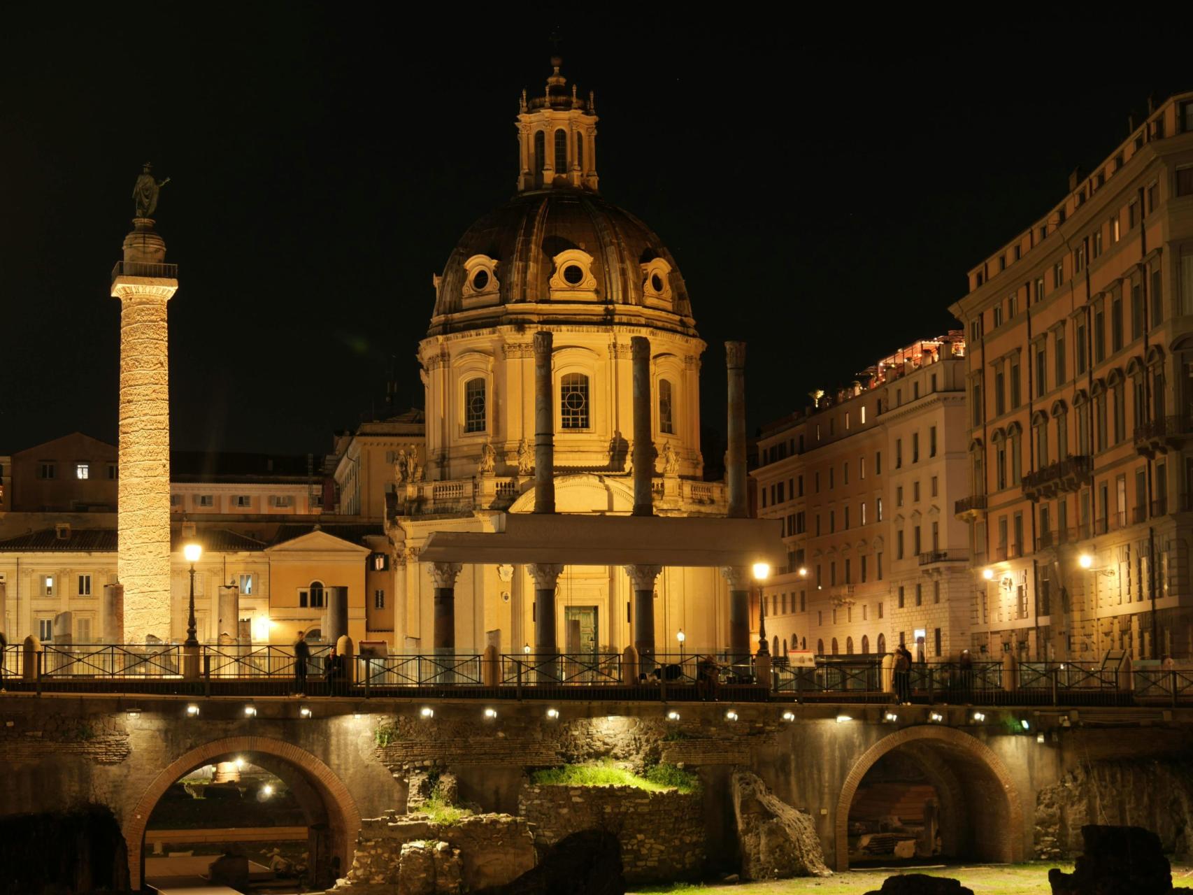 El Foro Trajano es uno de los vestigios que sobreviven de la Roma imperial