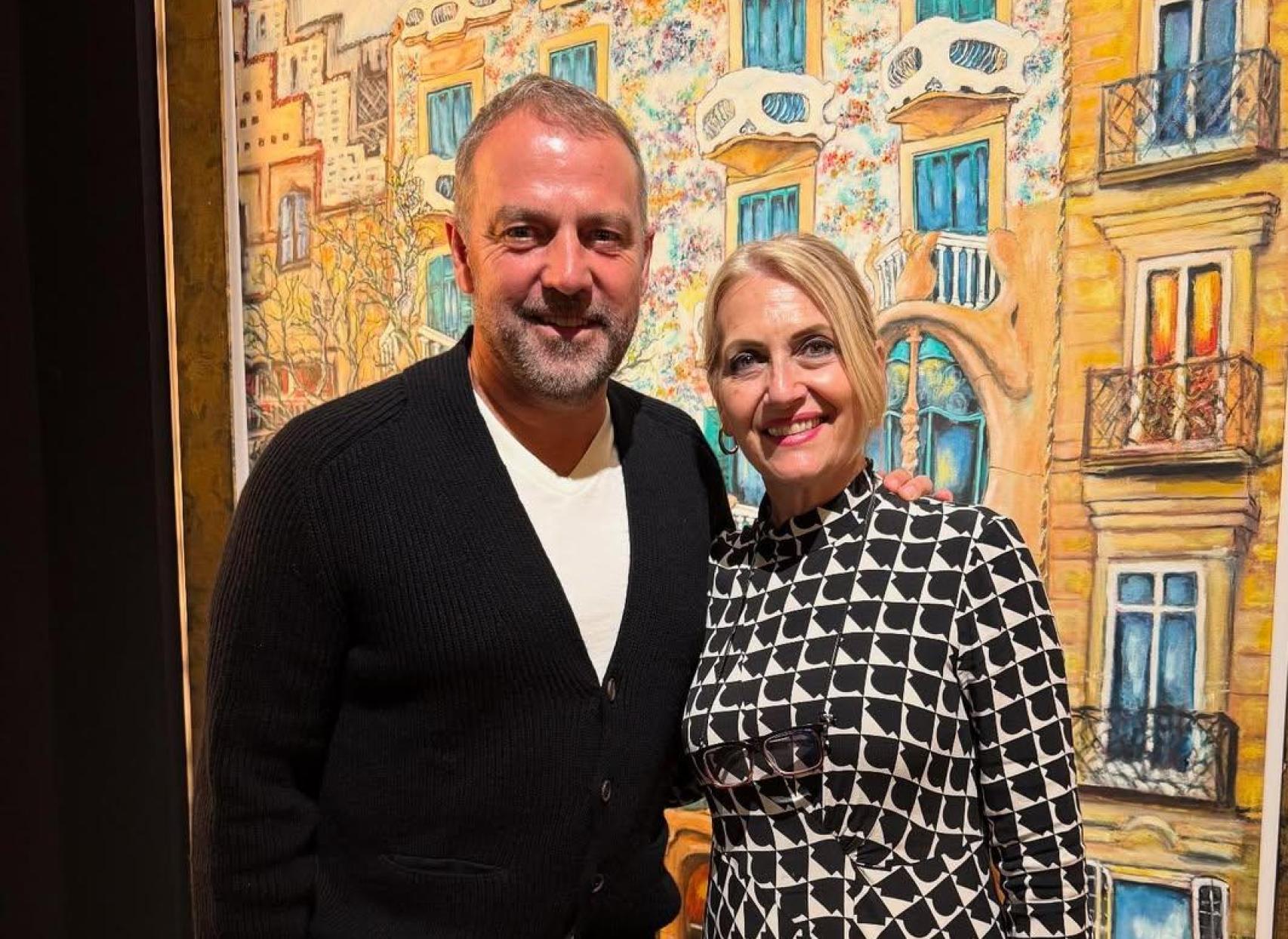 Hansi Flick, en el restaurante Gaudim, junto a Paquita, la directora del local