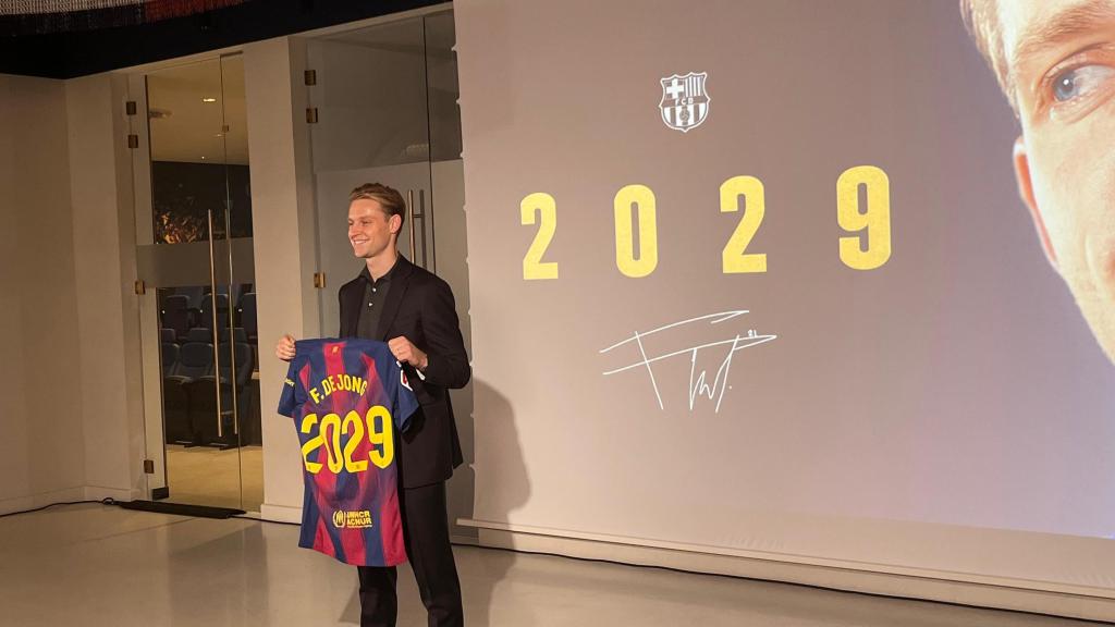 Frenkie de Jong renueva con el Barça hasta 2029