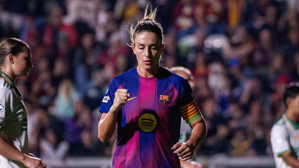 Alexia Putellas es congratula pel seu gol contra la Roma a la Champions League femenina