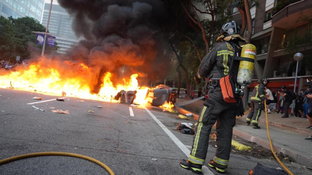 Barricada en la manifestación vespertina de la huelga general por Palestina, del pasado 15 de octubre