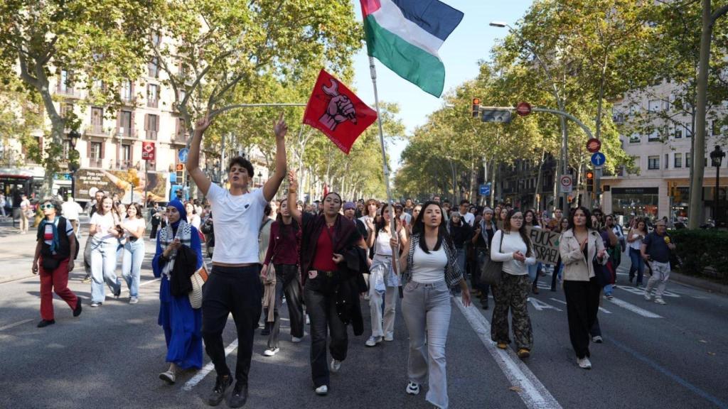 La marcha estudiantil por Palestina el mediodía del miércoles en Barcelona