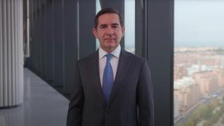 Carlos Torres, presidente del BBVA, en su vídeo de reacción a la derrota en la OPA al Banco Sabadell