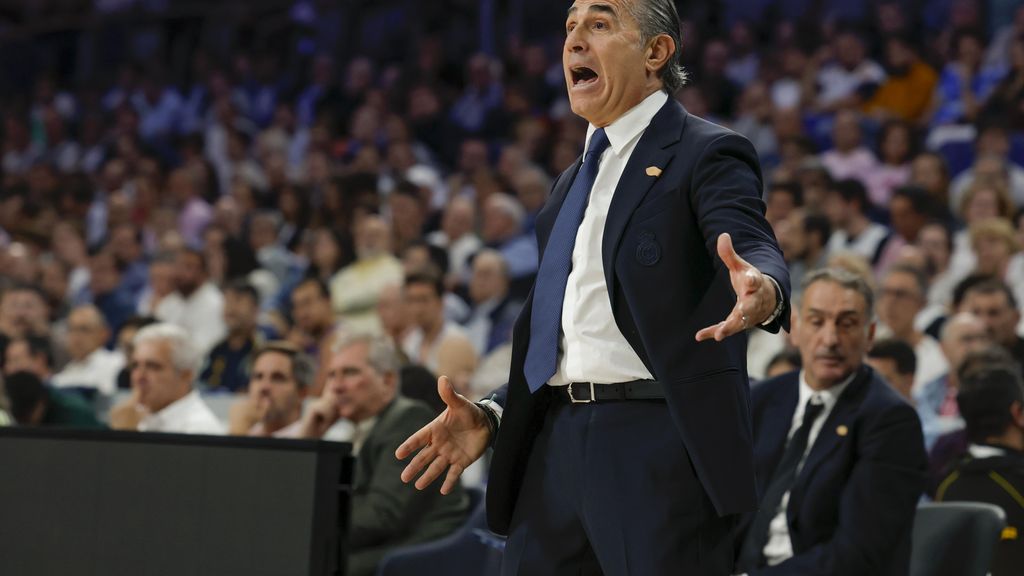 Sergio Scariolo, durant el partit del Reial Madrid de bàsquet contra el Partizán de Belgrad