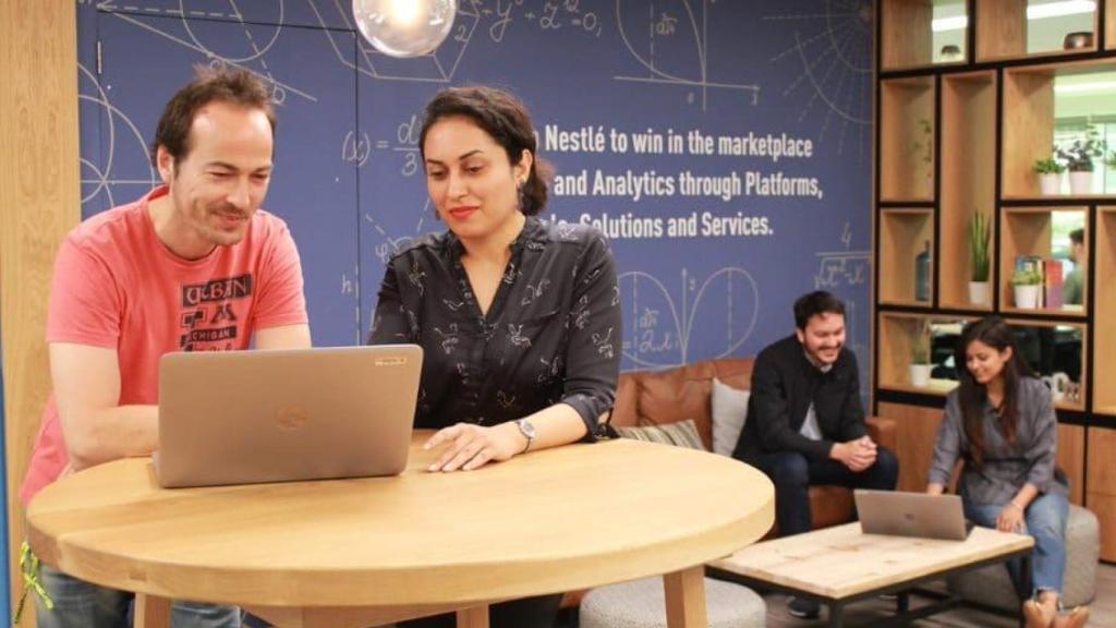 Trabajadores de Nestlé España en la sede de Esplugues de Llobregat