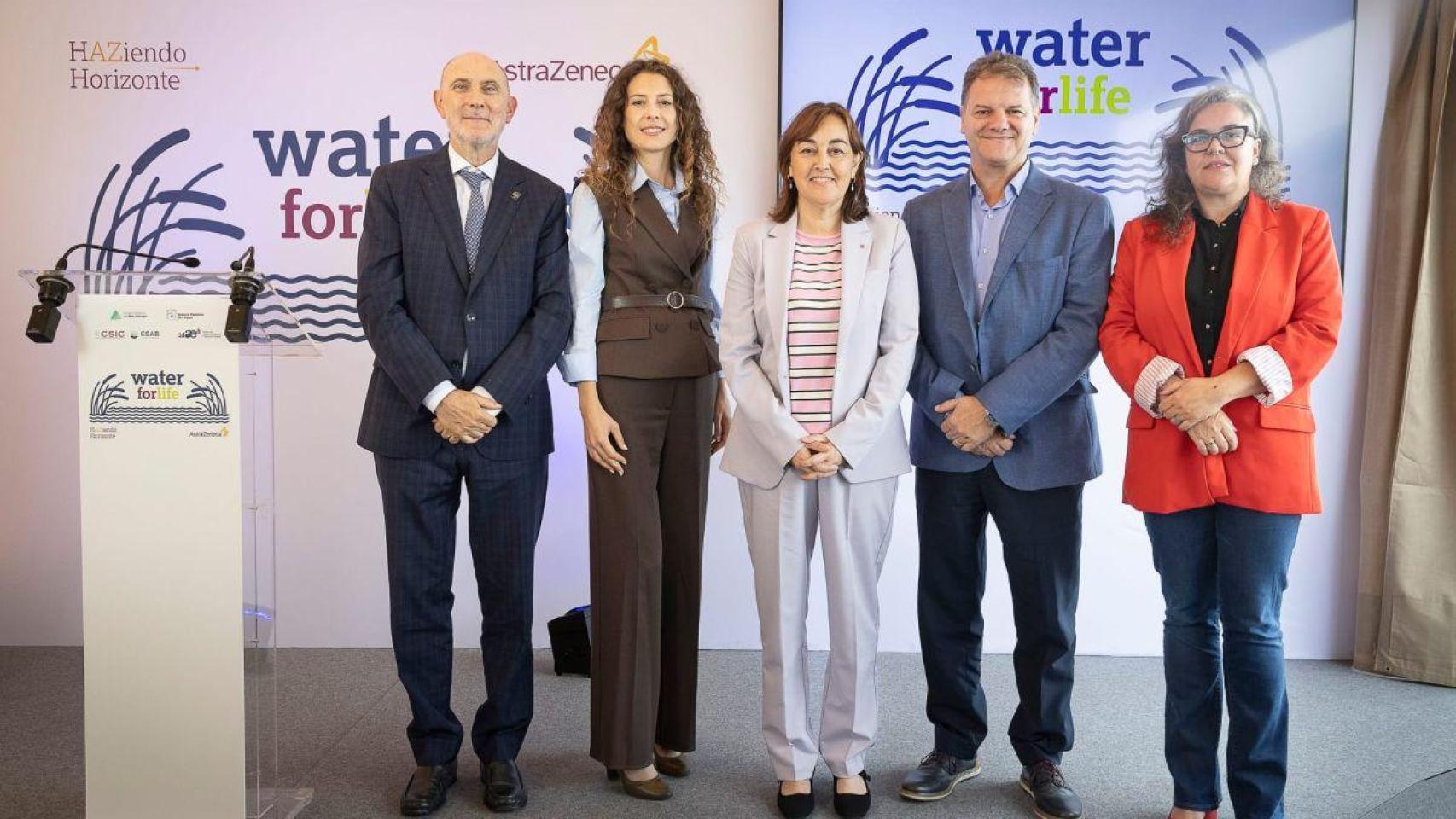 Representantes de la Agencia Catalana del Agua, el Consejo Comarcal de El Baix Llobregat, el CSIC y AstraZeneca