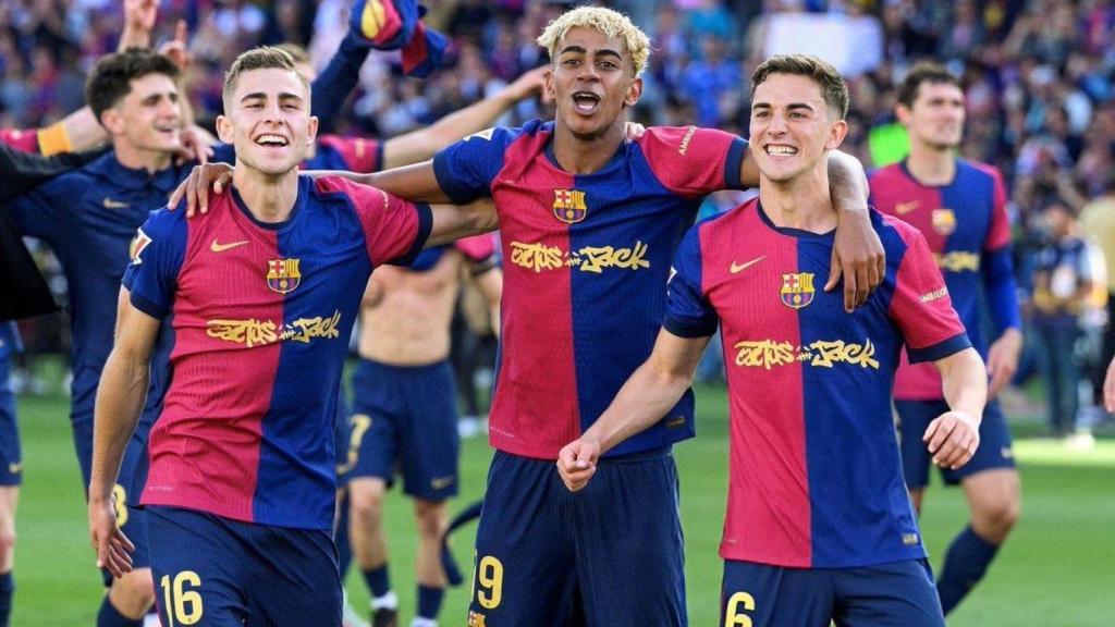 Gavi, Lamine YAmal y Fermín / X