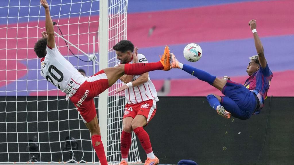 Remat acrobàtic de Lamine Yamal