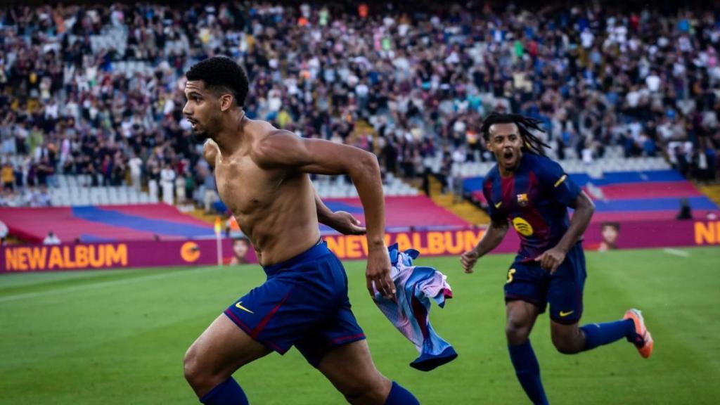 Ronald Araujo s'esmuny després de marcar el gol de la victòria en el derbi Barça-Girona